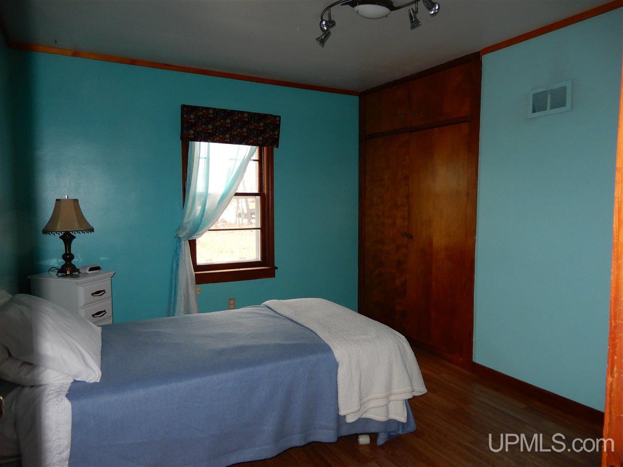 6021 18.25 Road Gladstone, MI 49837 - Photo 15 of 21 Gallery Image 15