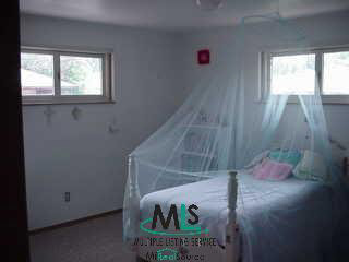 21336 Littlestone Road Harper Woods, MI 48225 - Photo 7 of 9 523611-6.JPG