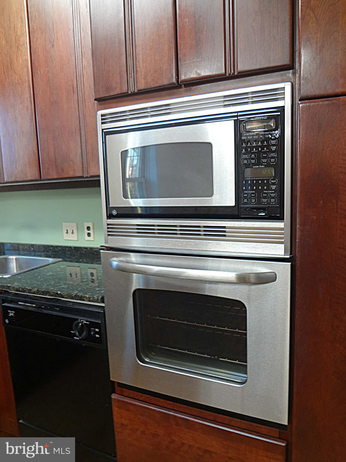 3 Library Court Southeast Washington, DC 20003 - Photo 13 of 29 Kitchen