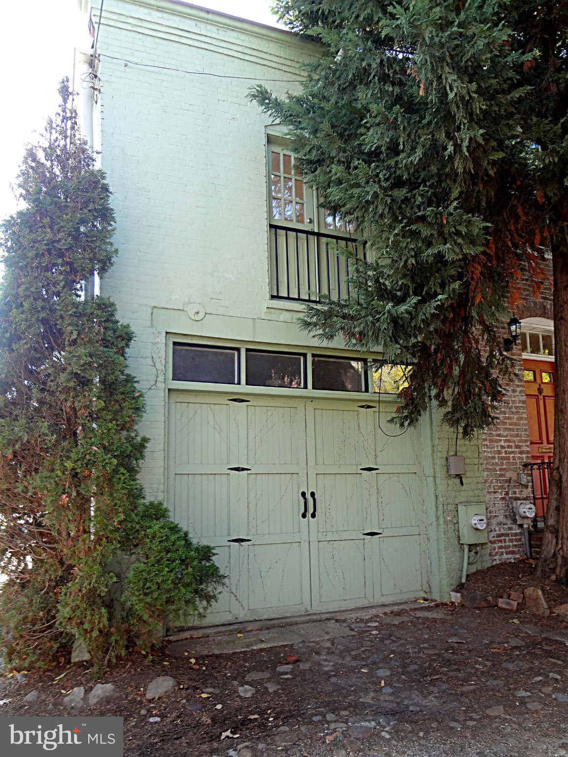 3 Library Court Southeast Washington, DC 20003 - Photo 24 of 29 Original carriage entrance