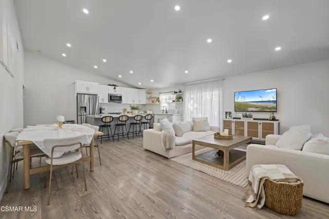 $749,000 | 18712 Vicci Street, Canyon Country, CA 91351