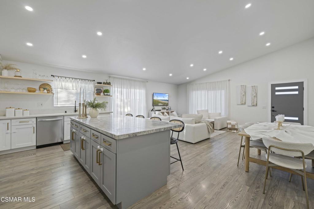 18712 Vicci Street Canyon Country, CA 91351 - Photo 12 of 38