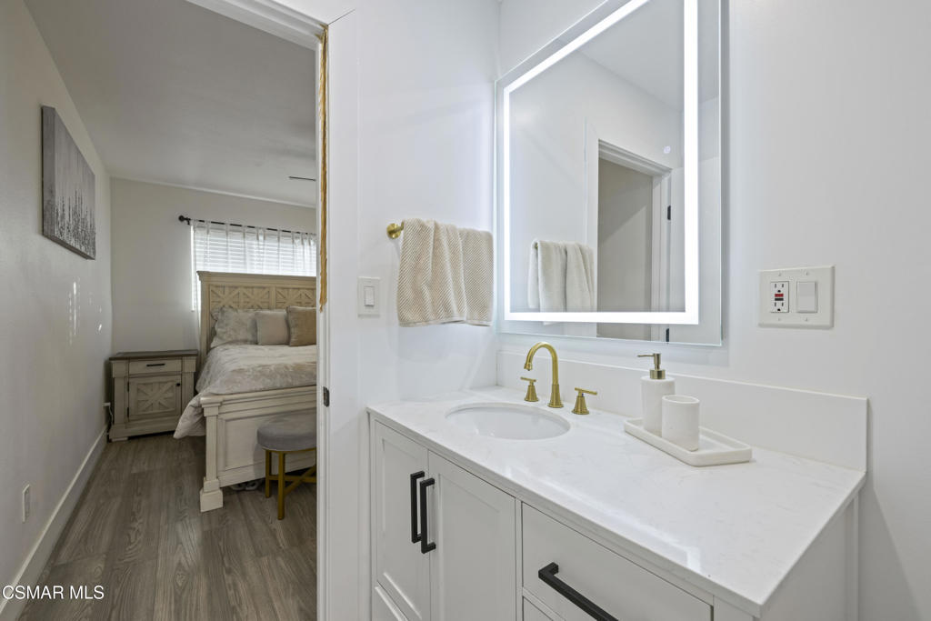 18712 Vicci Street Canyon Country, CA 91351 - Photo 17 of 38