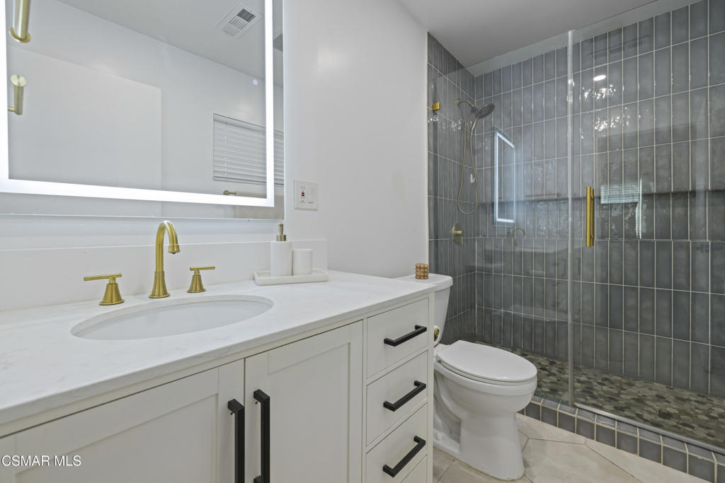 18712 Vicci Street Canyon Country, CA 91351 - Photo 18 of 38