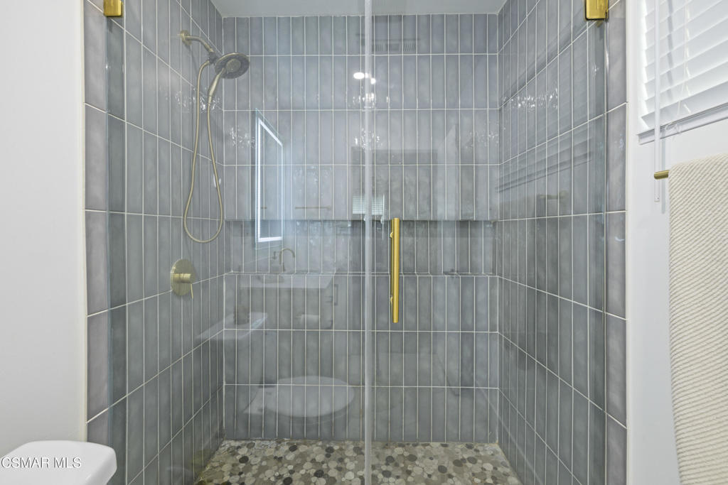 18712 Vicci Street Canyon Country, CA 91351 - Photo 19 of 38