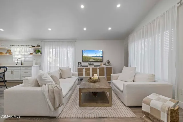 $749,000 | 18712 Vicci Street, Canyon Country, CA 91351