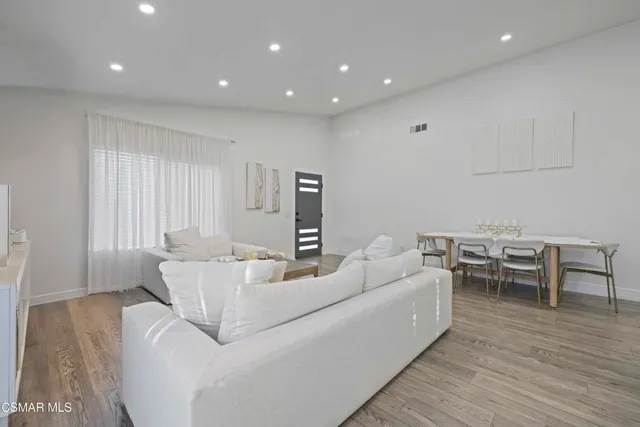 $749,000 | 18712 Vicci Street, Canyon Country, CA 91351