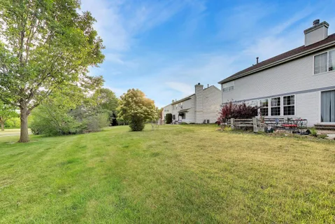 $435,000 | 1669 Montclair Drive, Elgin, IL 60123