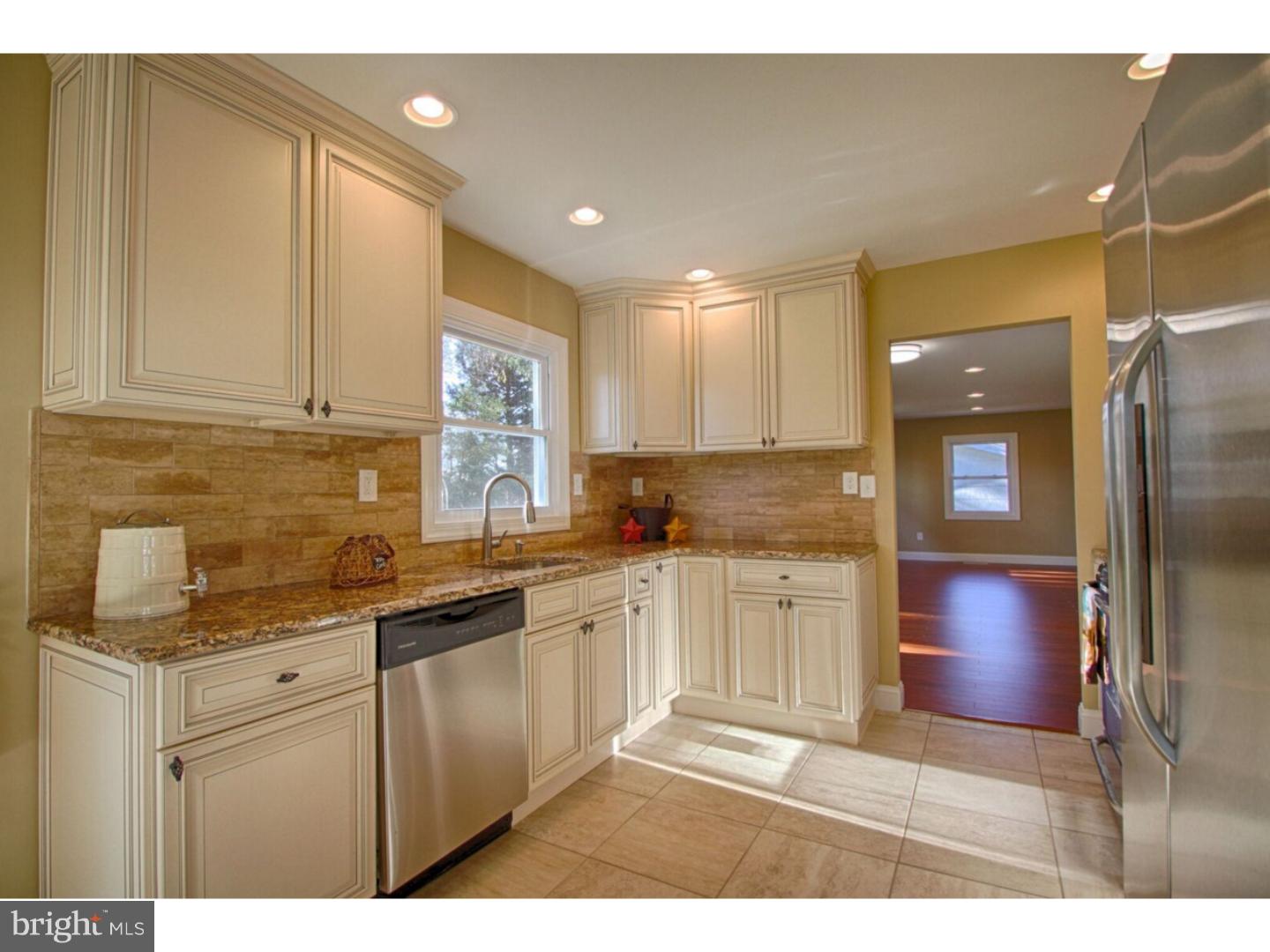 166 Country Club Road Willingboro, NJ 08046 - Photo 4 of 24