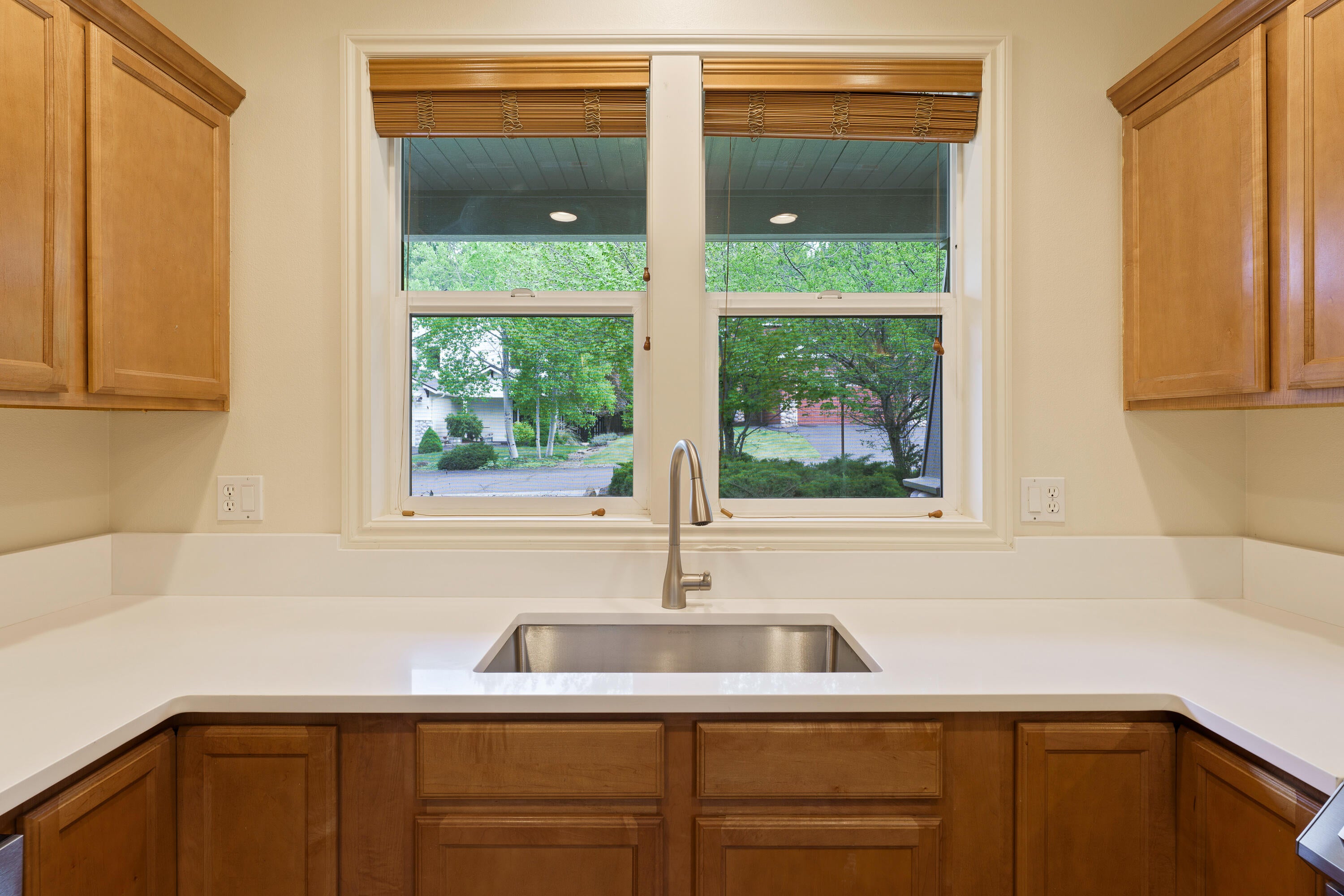 19486 Brookside Way Bend, OR 97702 - Photo 18 of 27 DSC07269