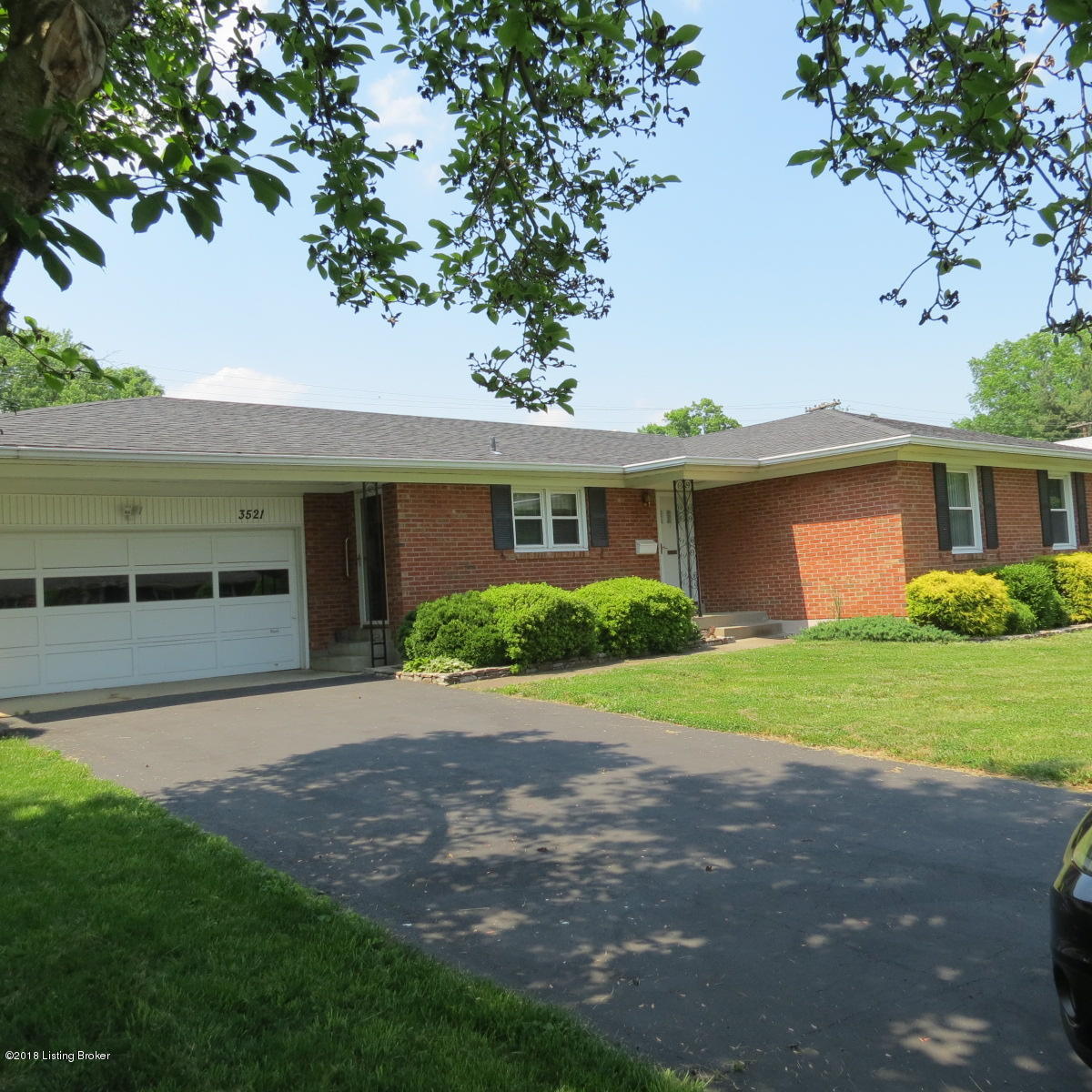 3521 Hughes Road Louisville, KY 40207 - Photo 2 of 31 IMG_0035