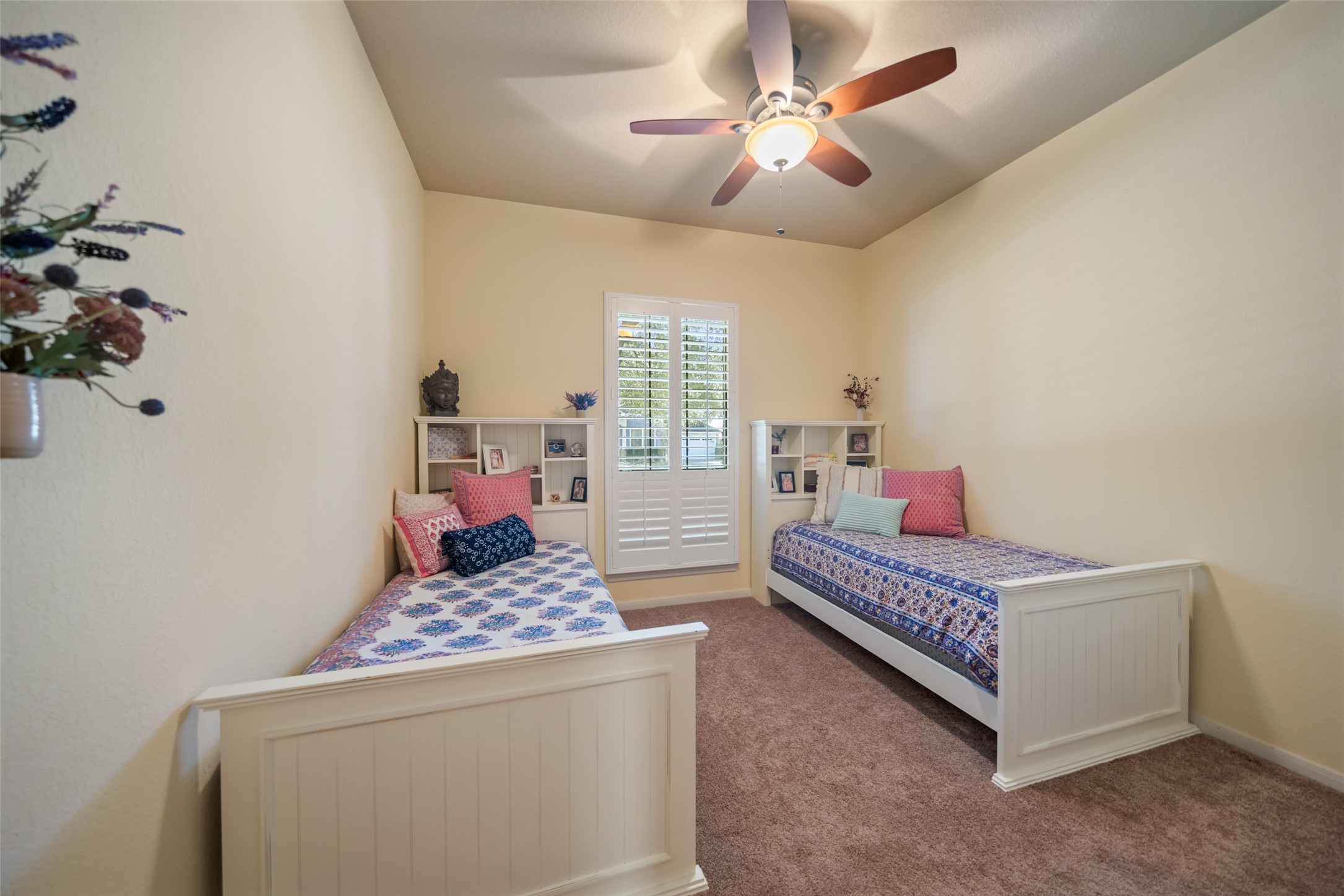 28318 Ryans Ridge Lane Spring, TX 77386 - Photo 12 of 48 a living room with furniture and a chandelier