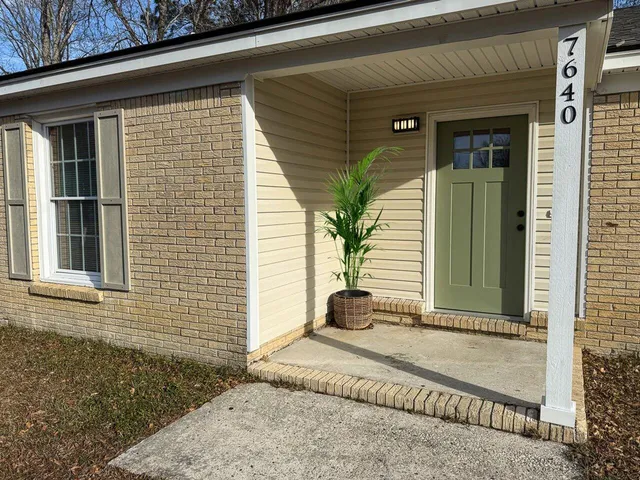 $269,500 | 7640 Hillview Lane, North Charleston, SC 29420