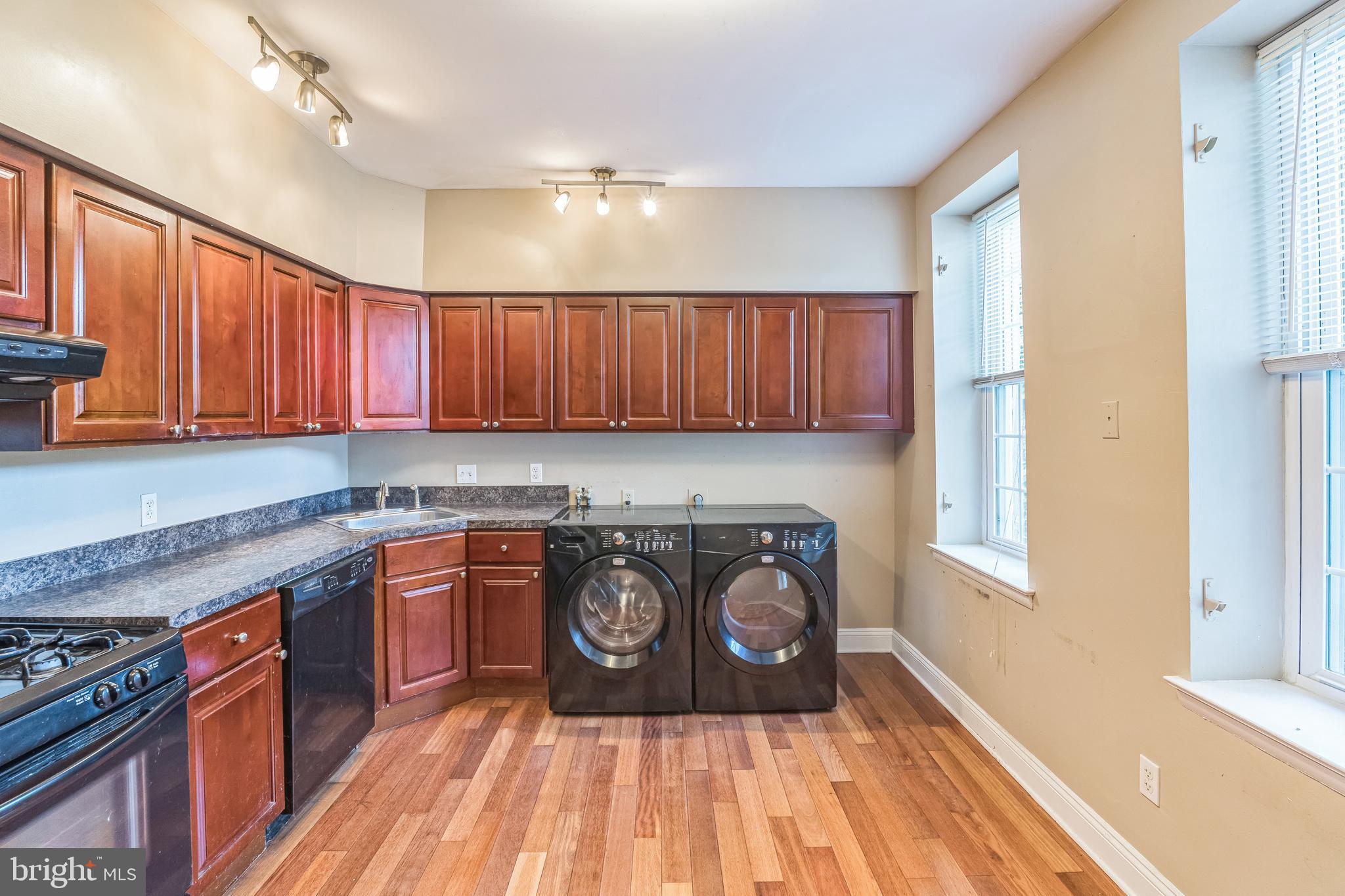 5124 Rochelle Avenue Philadelphia, PA 19128 - Photo 10 of 19