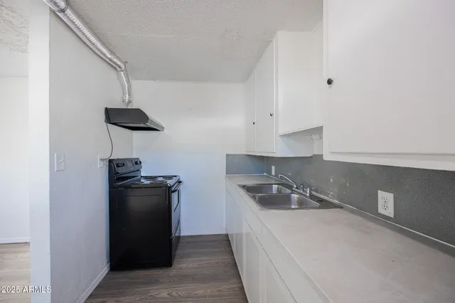 $1,095 | 2537 East Willetta Street, Unit 1, Phoenix, AZ 85008