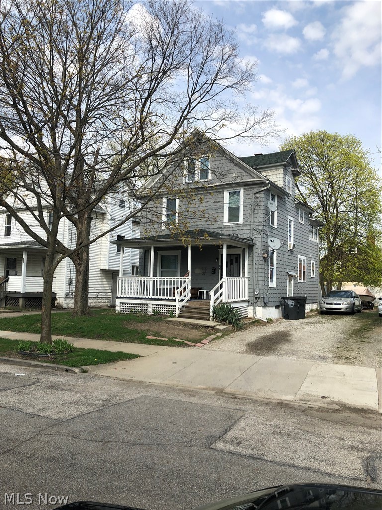 795 Avon Street Akron, OH 44310 - Photo 2 of 20