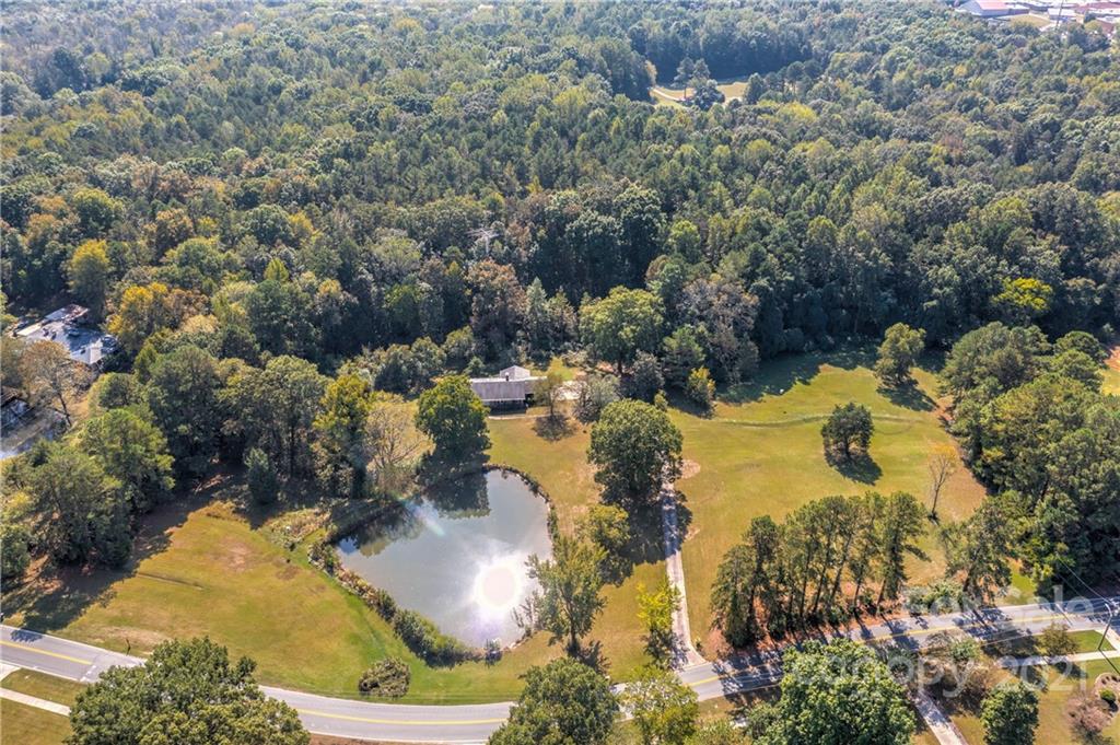 426 Boyce Road Charlotte, NC 28211 - Photo 4 of 15 Gallery Image 4