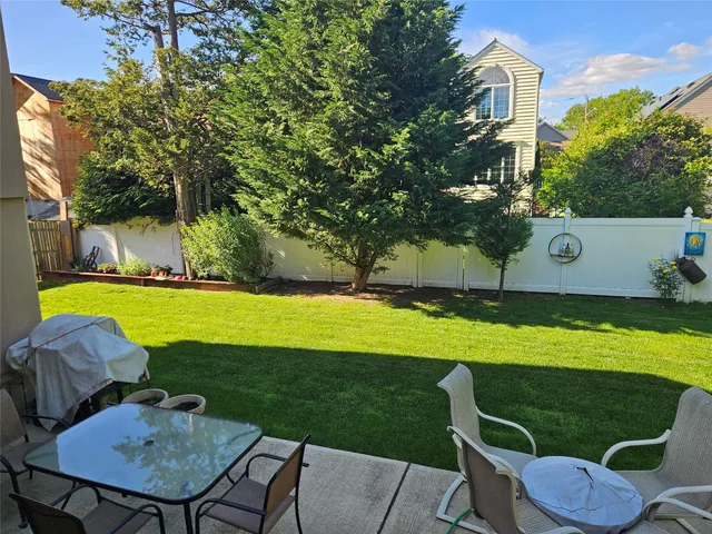 $1,295,000 | 526 Hazel Drive, Woodmere, NY 11598