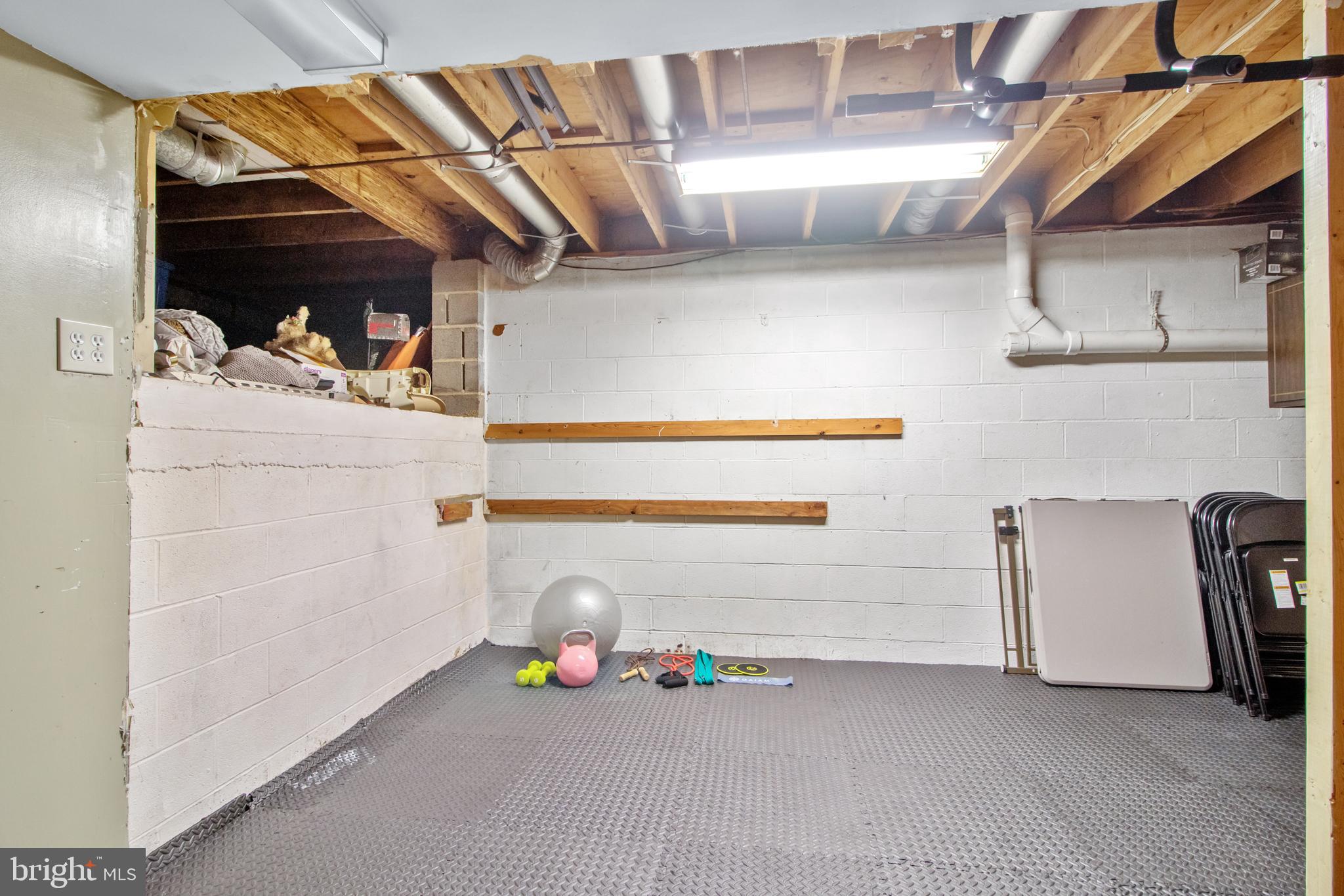 1317 Holly Road Warrington, PA 18976 - Photo 29 of 38 Gallery Image 29