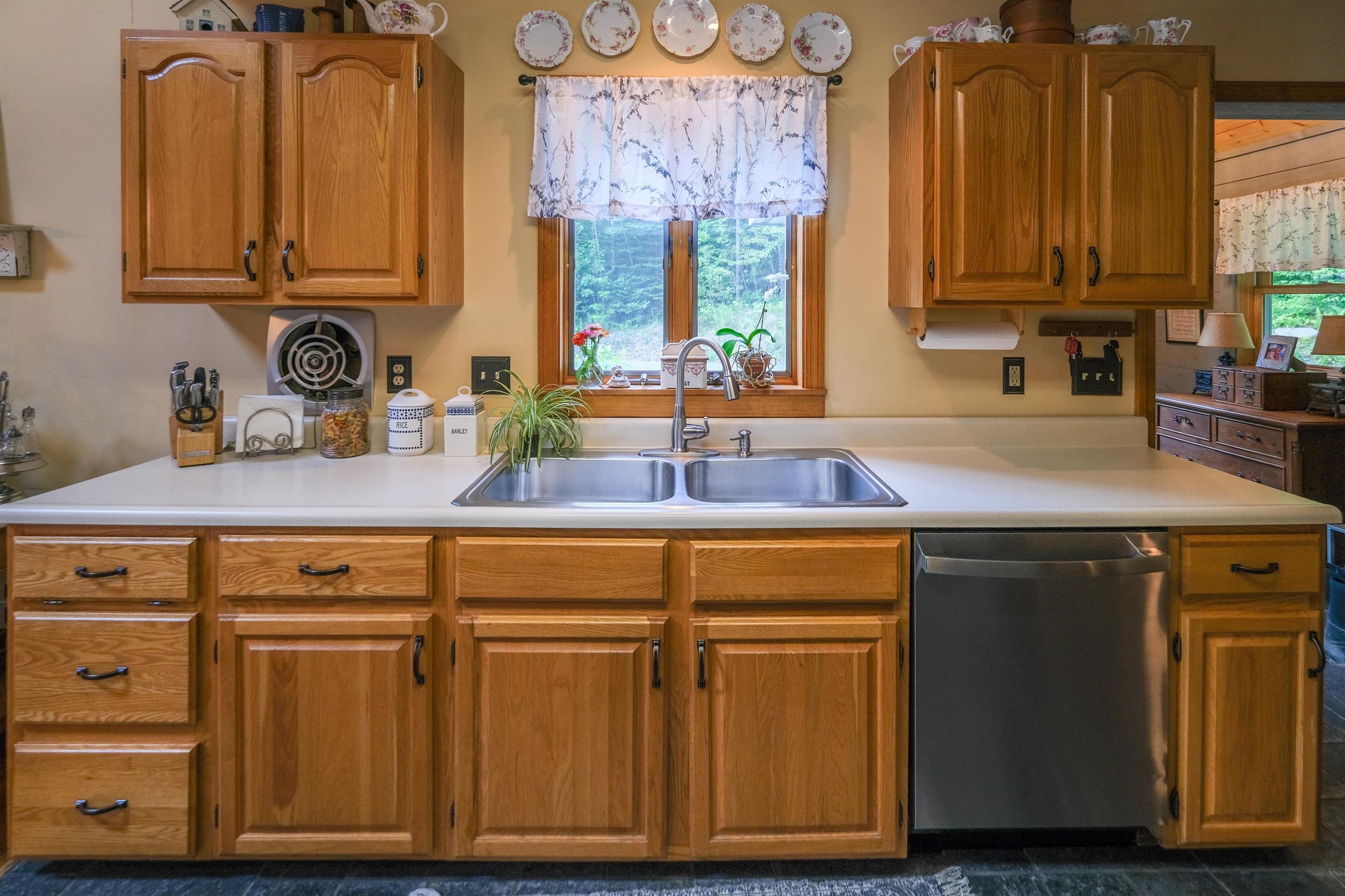 688 Hidden Heights Road Chester, VT 05143 - Photo 6 of 60
