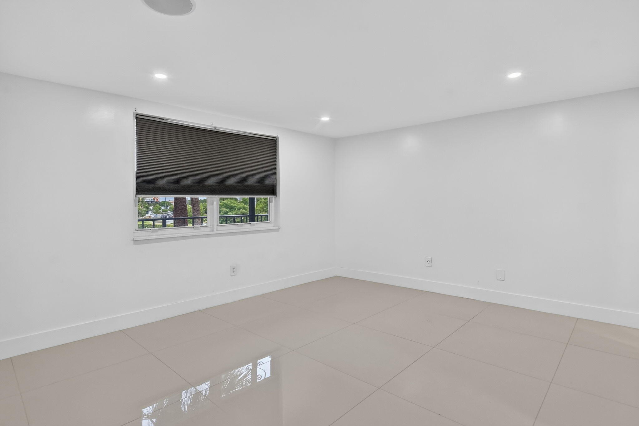 10110 Boca Entrada Boulevard, Unit 305 Boca Raton, FL 33428 - Photo 15 of 33 24-web-or-mls-DSC_2354