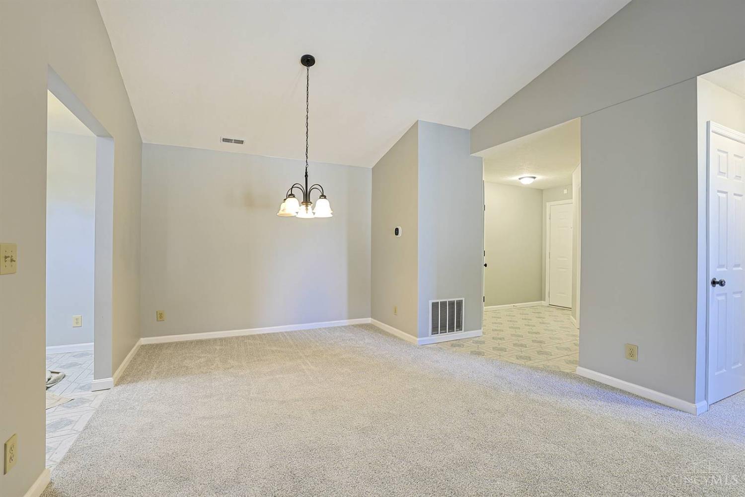 817 Neeb Road, Unit 5 Cincinnati, OH 45233 - Photo 7 of 24