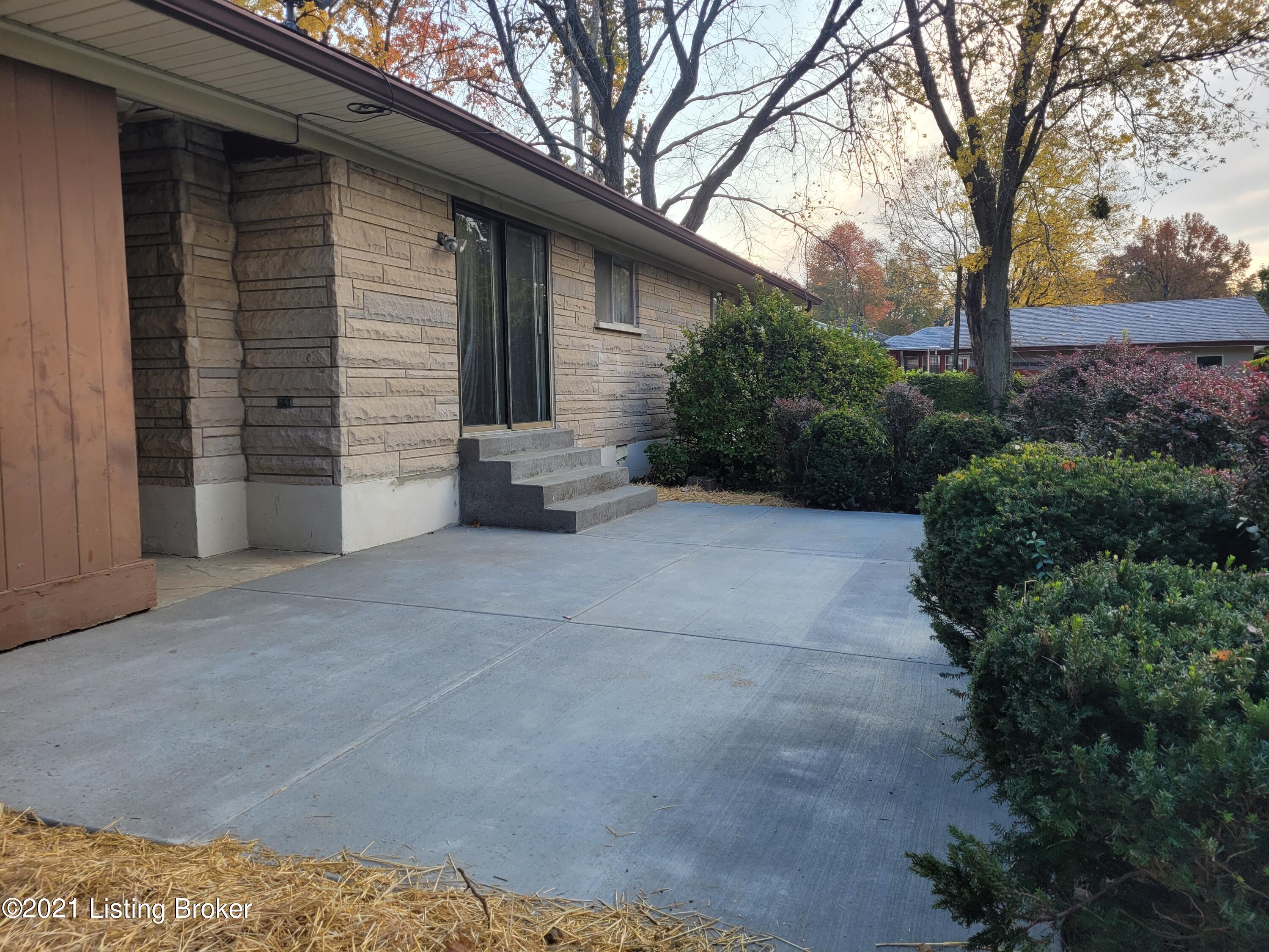 8900 Waltlee Road Louisville, KY 40291 - Photo 8 of 37 20211110_092039