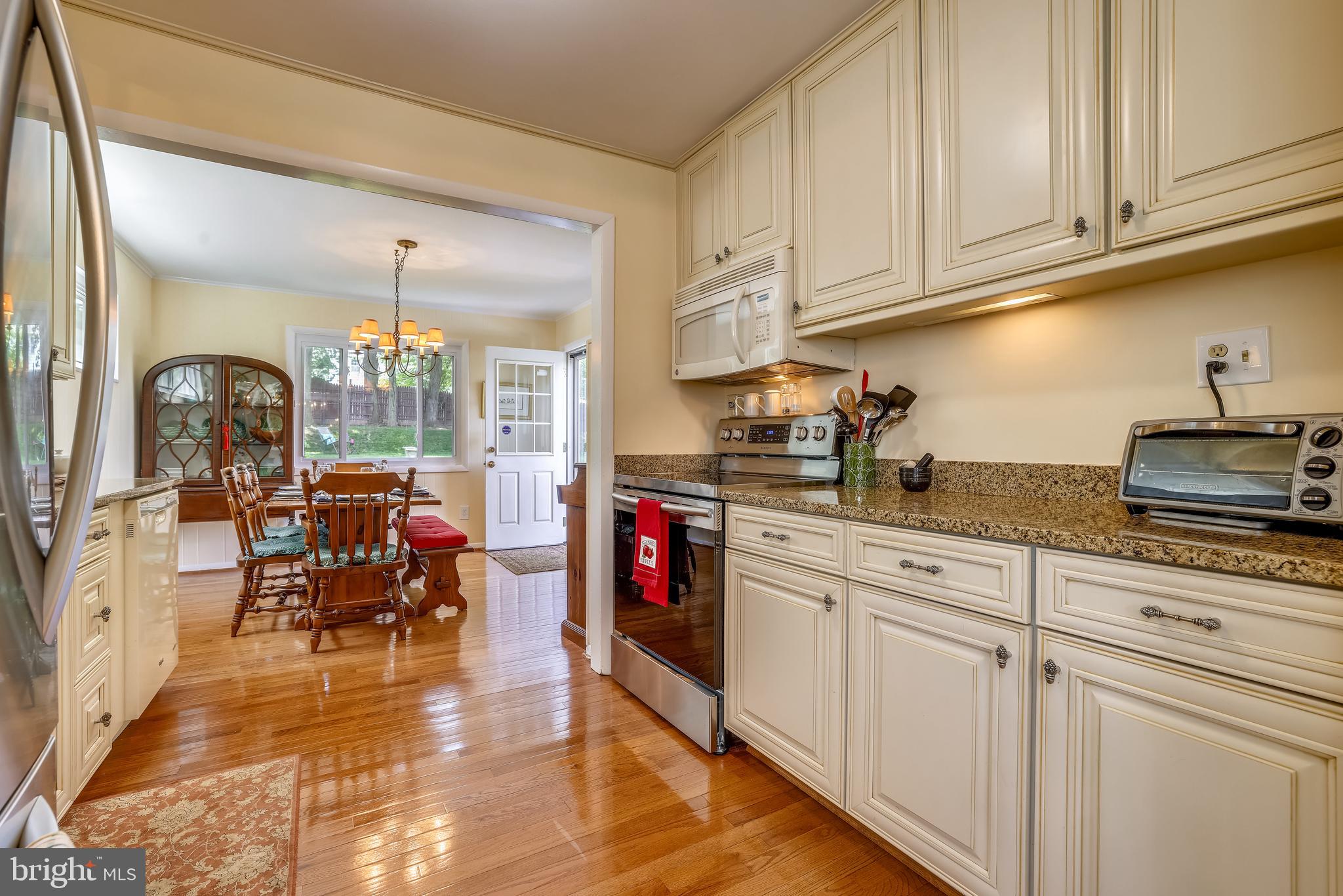 2604 Cory Terrace Silver Spring, MD 20902 - Photo 8 of 39 Granite and SS appliances