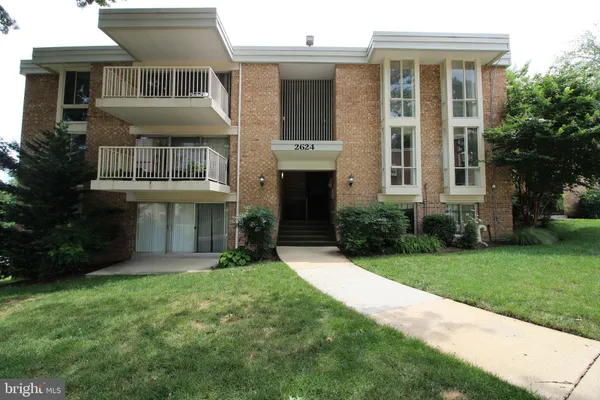 $1,795 | 2624 Wagon Drive, Unit 3C, Alexandria, VA 22303