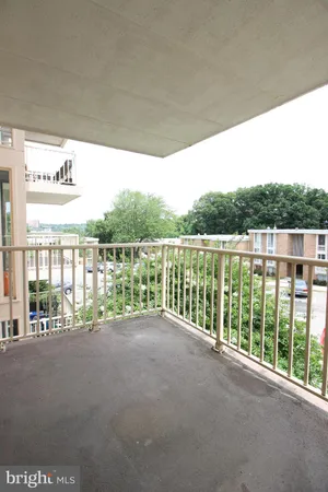 $1,795 | 2624 Wagon Drive, Unit 3C, Alexandria, VA 22303