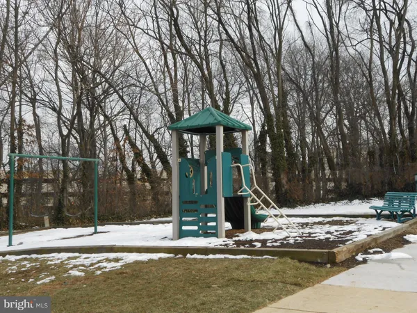 $1,795 | 2624 Wagon Drive, Unit 3C, Alexandria, VA 22303