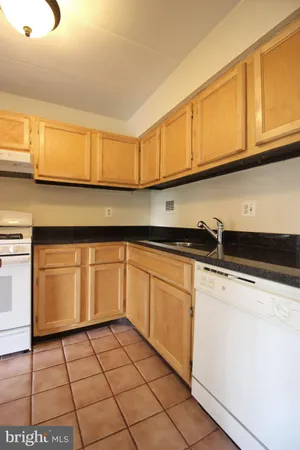 $1,795 | 2624 Wagon Drive, Unit 3C, Alexandria, VA 22303