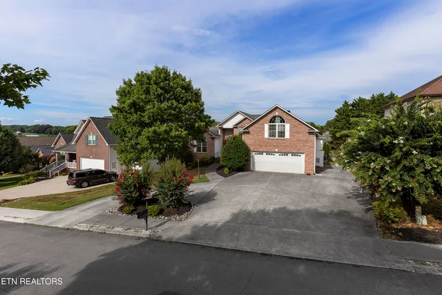 $699,900 | 13156 Clear Ridge Road, Knoxville, TN 37922