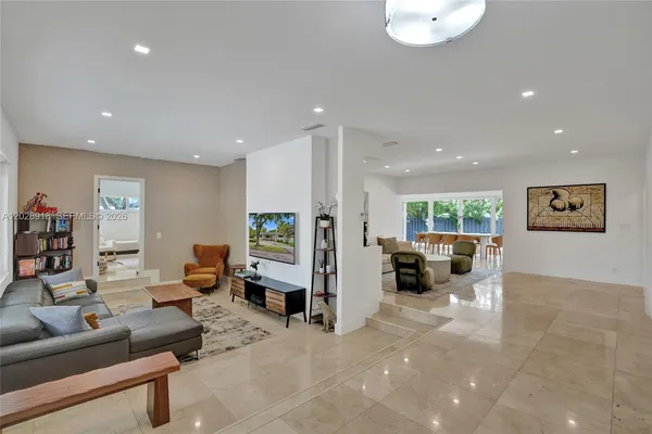 $1,295,000 | 18641 Northeast 21st Avenue, Miami, FL 33179