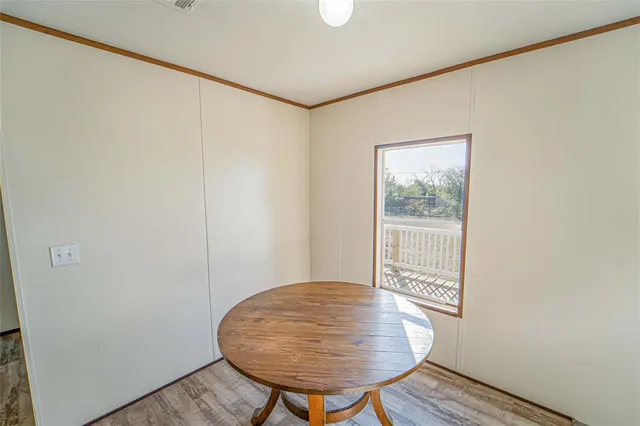 a view of a livingroom with furniture