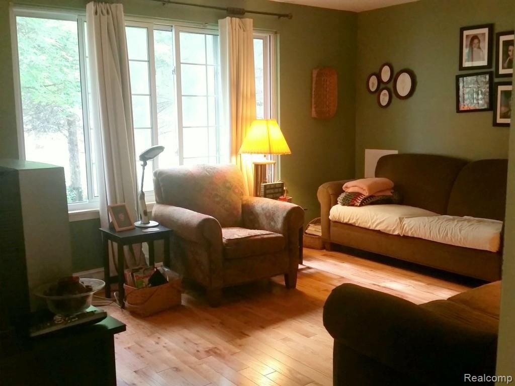 2415 Keith Road West Bloomfield, MI 48324 - Photo 8 of 32