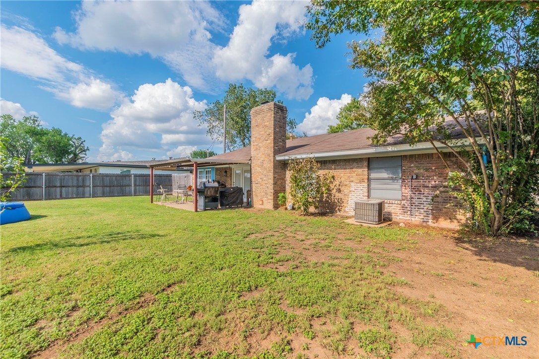 508 Straws Mill Road Gatesville, TX 76528 - Photo 22 of 26 Backyard view showing outdoor space and privacy fencing