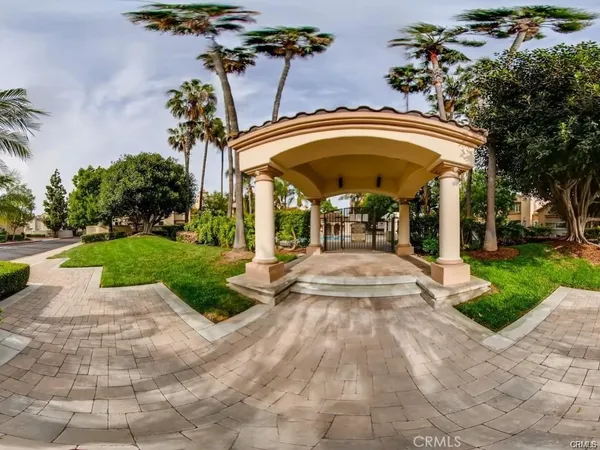 $4,495 | 98 Almador, Irvine, CA 92614