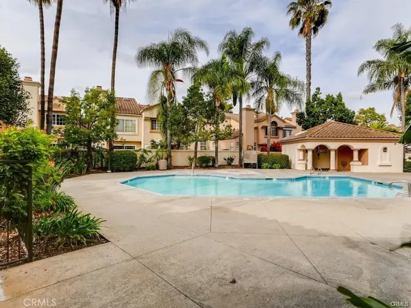 $4,495 | 98 Almador, Irvine, CA 92614