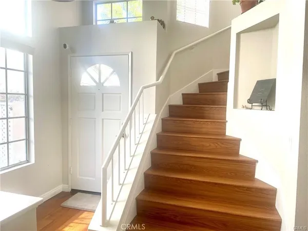 $4,495 | 98 Almador, Irvine, CA 92614