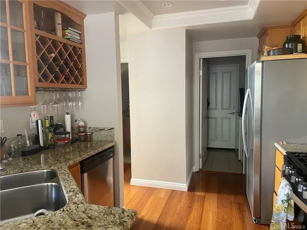 $4,495 | 98 Almador, Irvine, CA 92614