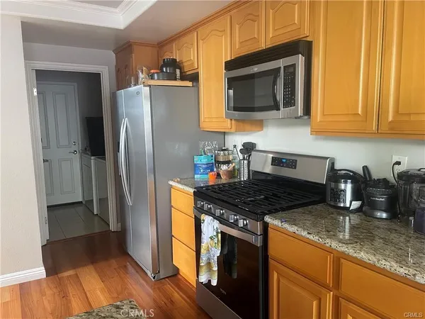 $4,495 | 98 Almador, Irvine, CA 92614