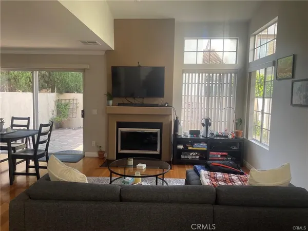 $4,495 | 98 Almador, Irvine, CA 92614