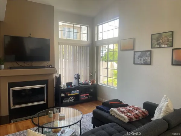 $4,495 | 98 Almador, Irvine, CA 92614