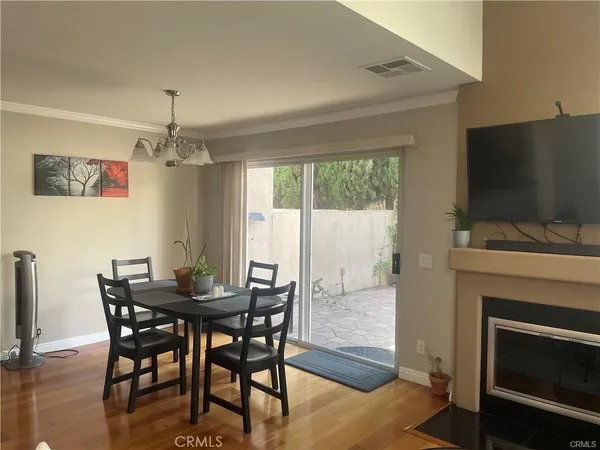 $4,495 | 98 Almador, Irvine, CA 92614