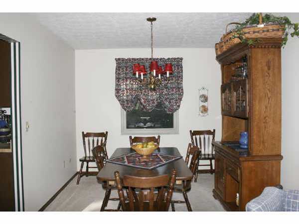 842 Riva Ridge Boulevard Columbus, OH 43230 - Photo 4 of 10