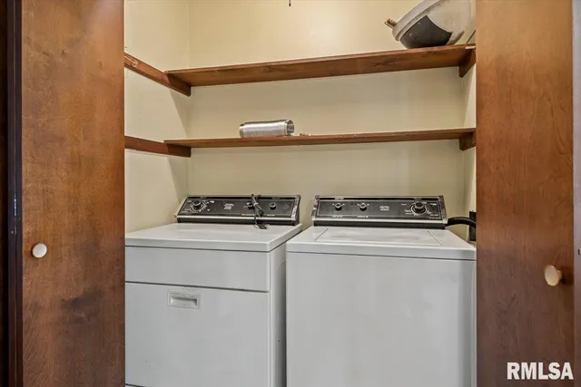 $199,900 | 2540 Delaware Drive, Springfield, IL 62702