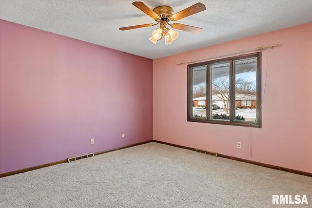 $199,900 | 2540 Delaware Drive, Springfield, IL 62702