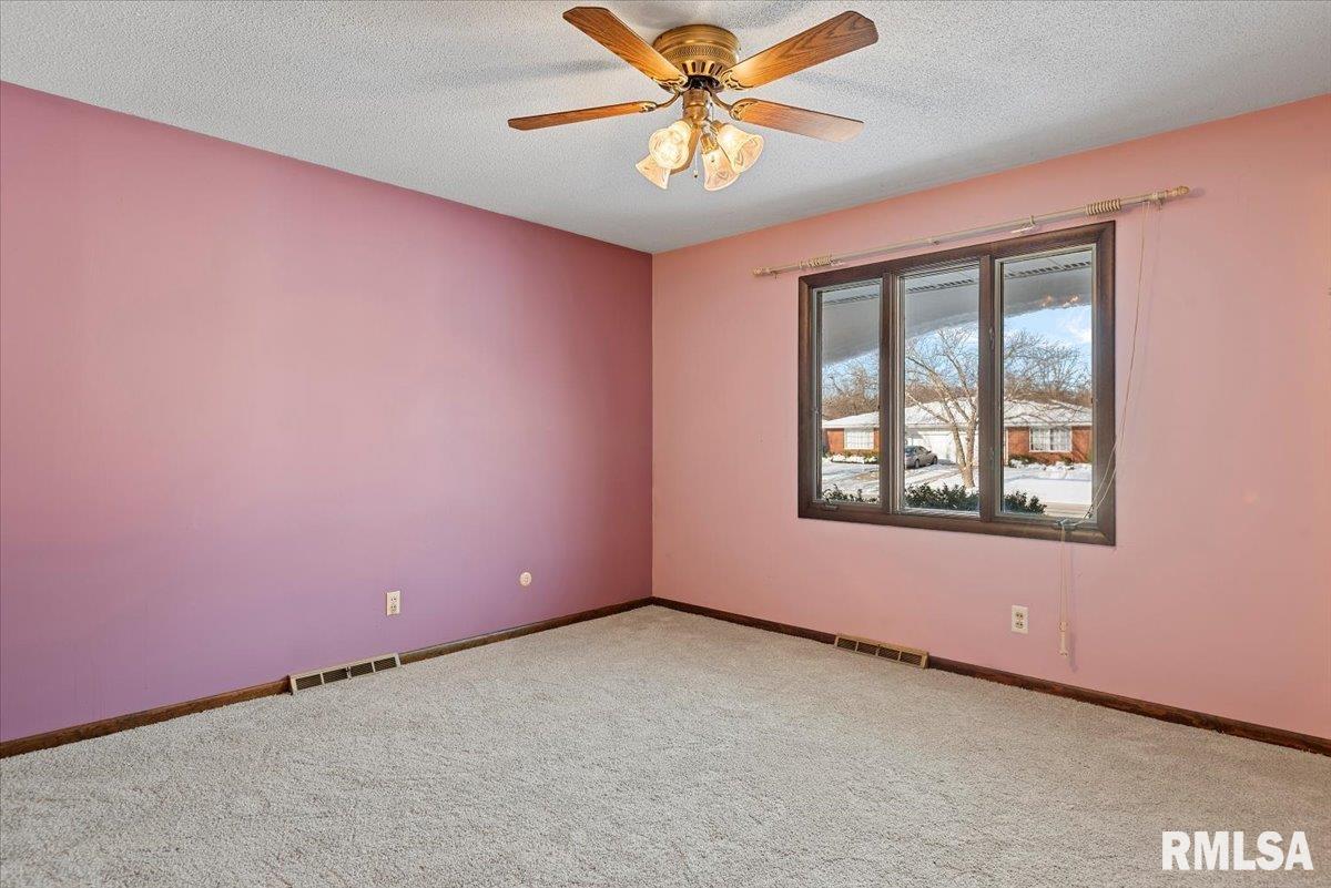 2540 Delaware Drive Springfield, IL 62702 - Photo 13 of 30 Gallery Image 13