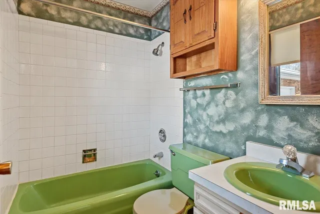 $199,900 | 2540 Delaware Drive, Springfield, IL 62702